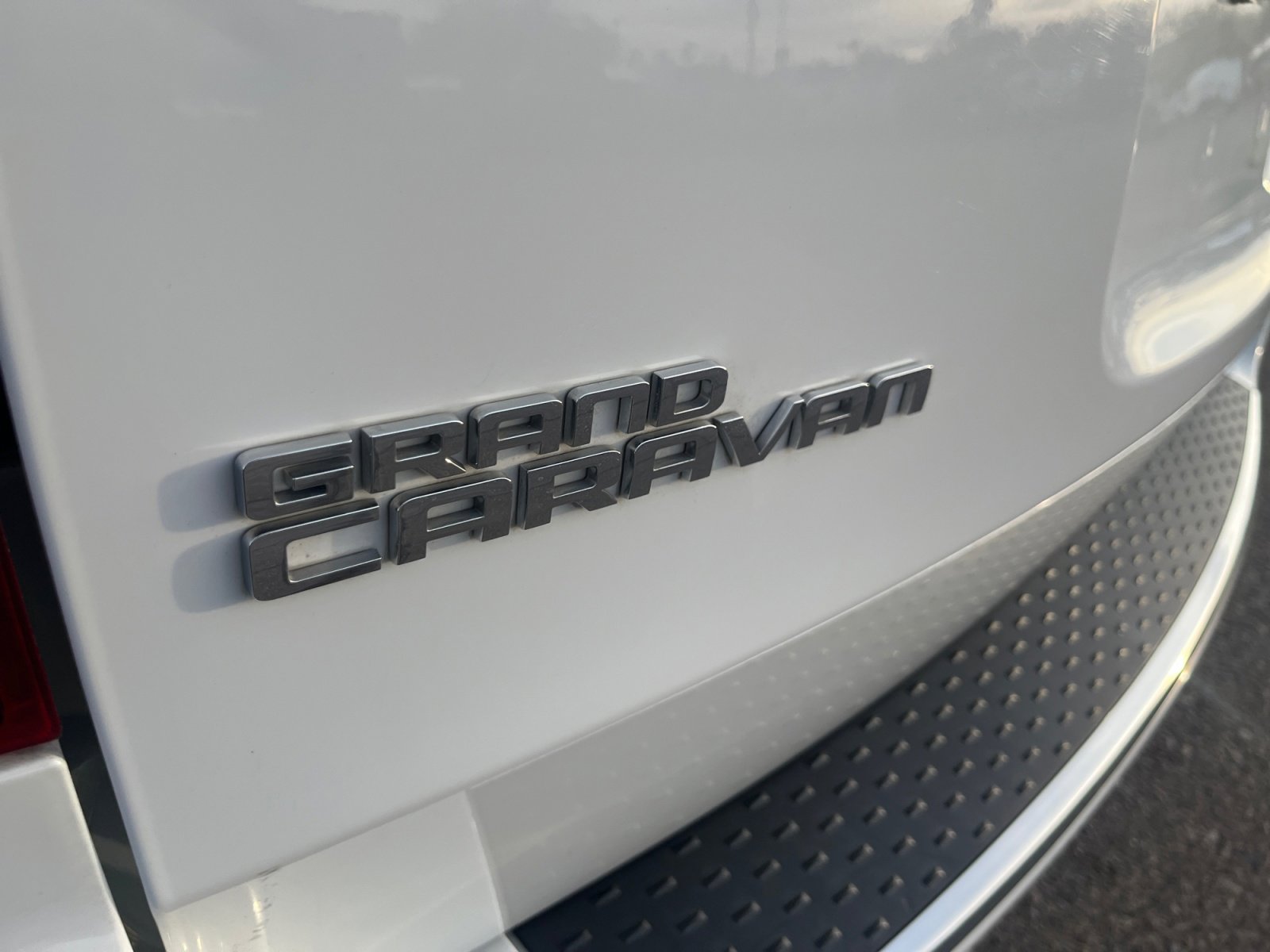 Used 2018 Dodge Grand Caravan SXT w/ Driver Convenience Group image 24