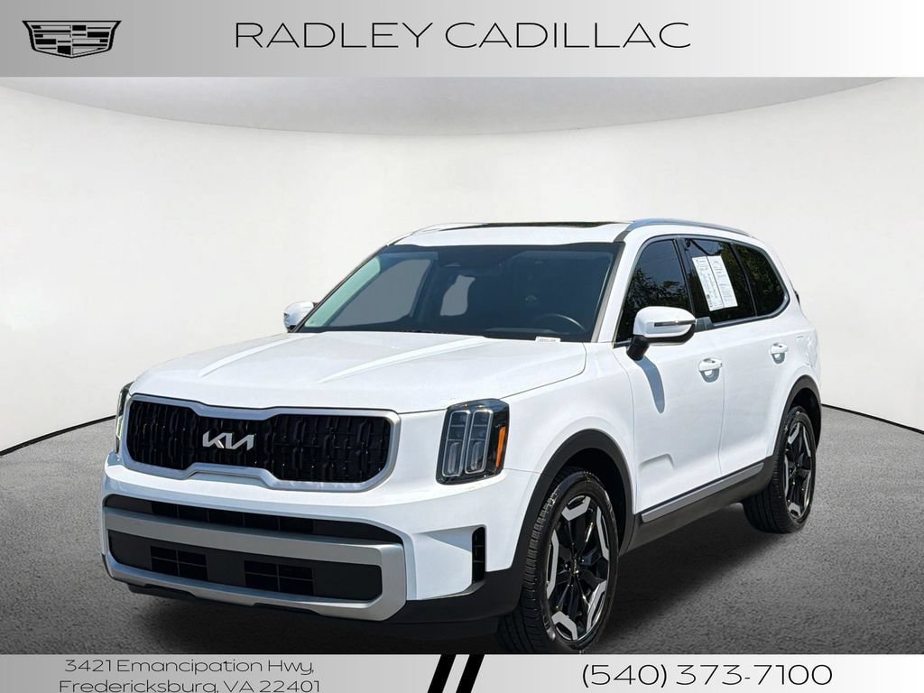 Used 2023 Kia Telluride EX w/ EX Captain's Chair Package AWD/4WD image 1