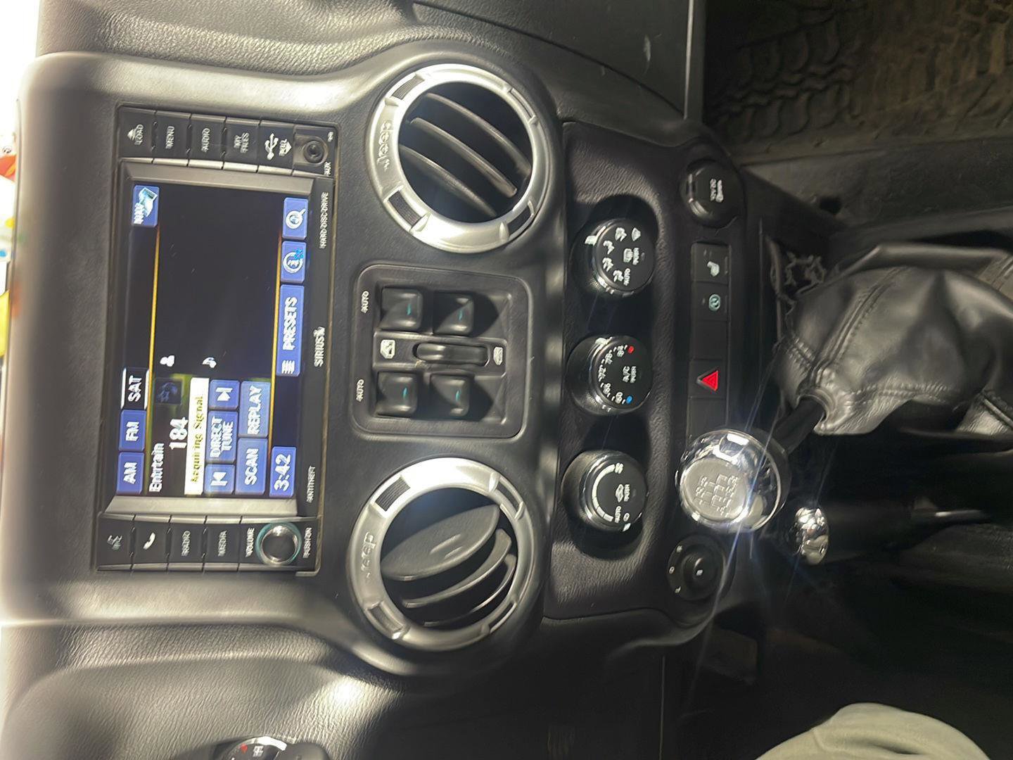 Used 2016 Jeep Wrangler Unlimited Sahara w/ Dual Top Group image 17