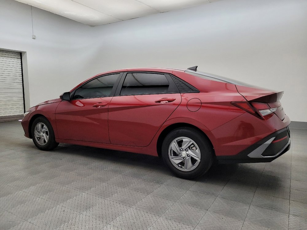 Used 2024 Hyundai Elantra SE image 3