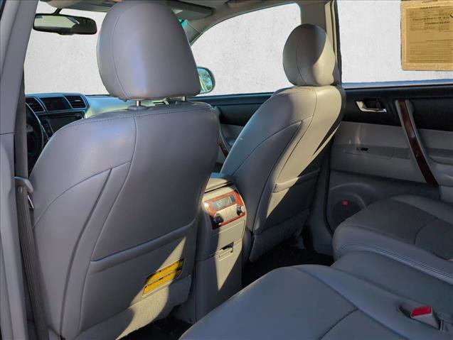 Used 2013 Toyota Highlander Limited image 22