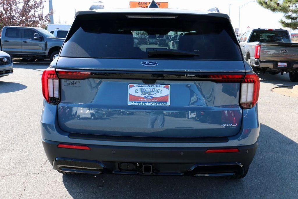 New 2026 Ford Explorer ST-Line w/ ST-Line Street Pack image 6
