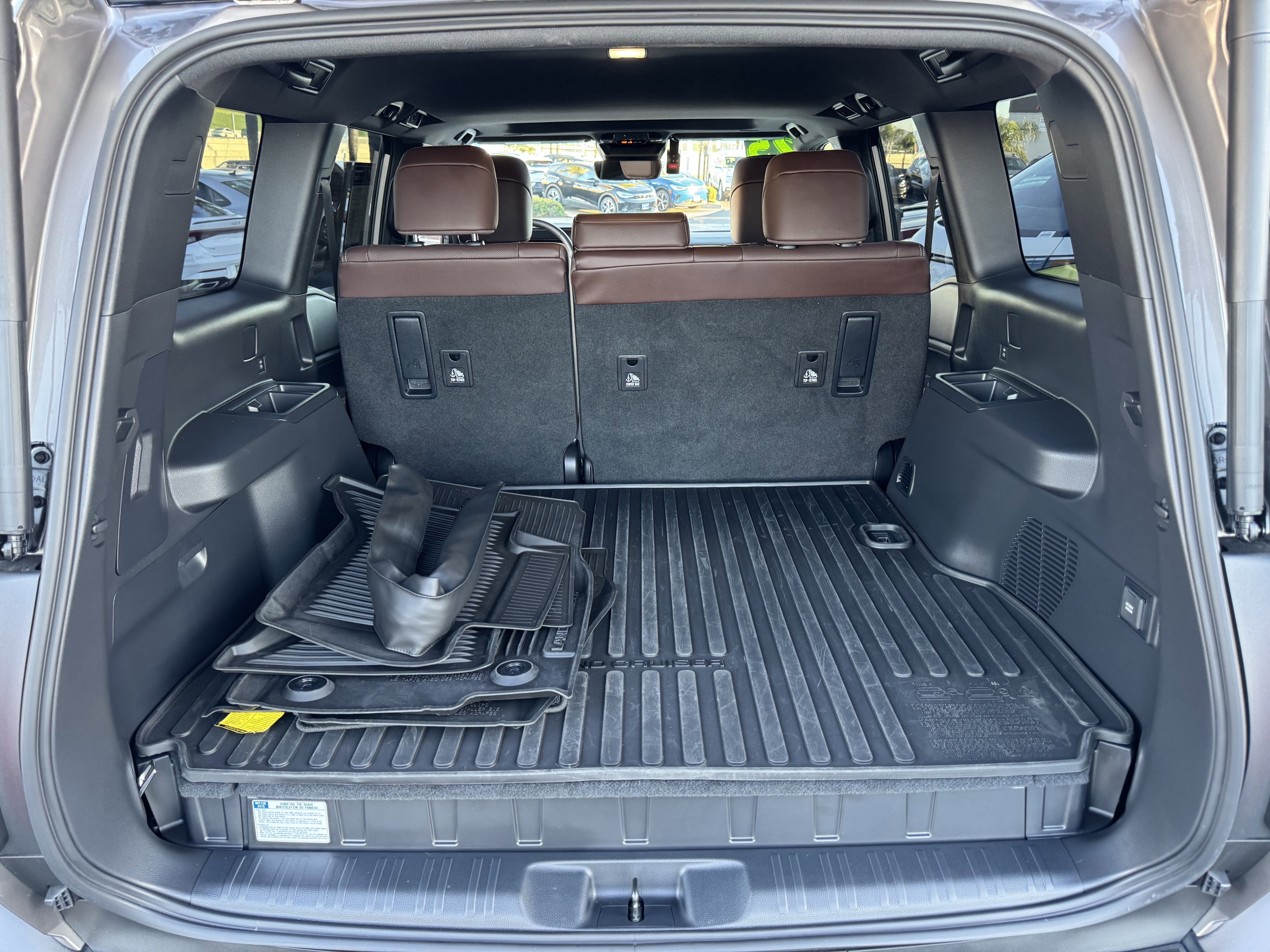 Used 2025 Toyota Land Cruiser image 37