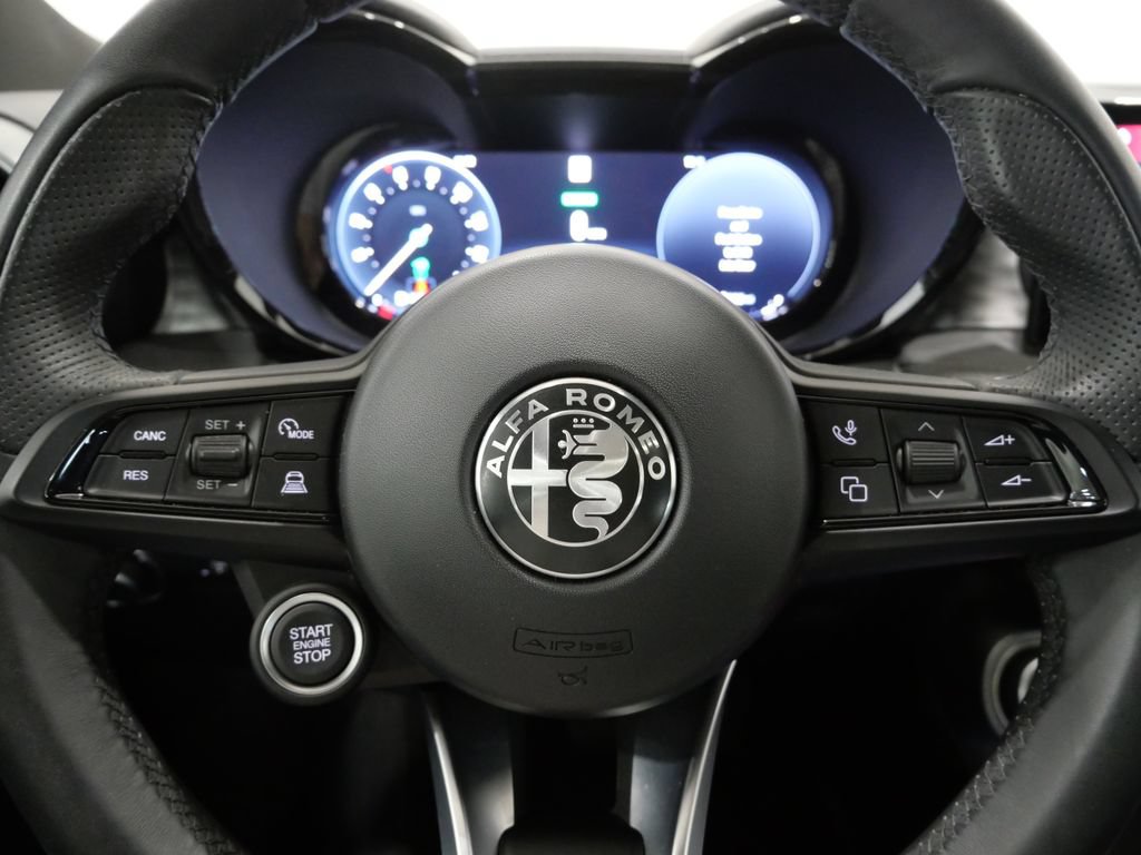 Used 2024 Alfa Romeo Tonale Ti AWD/4WD image 17