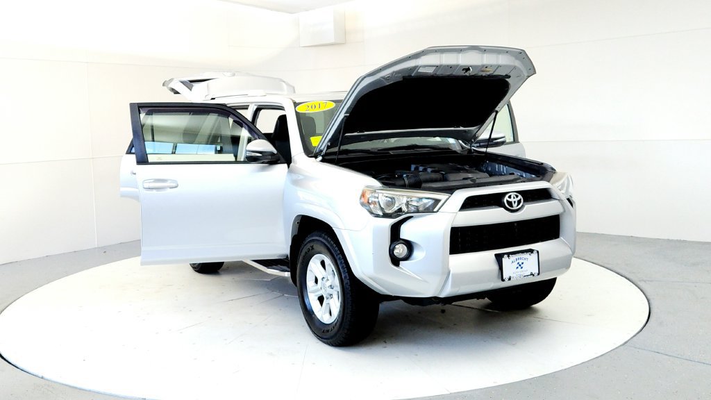 Certified 2017 Toyota 4Runner SR5 Premium AWD/4WD image 9