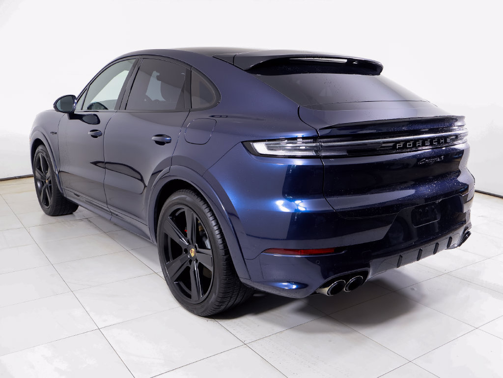 Certified 2026 Porsche Cayenne S AWD/4WD image 3