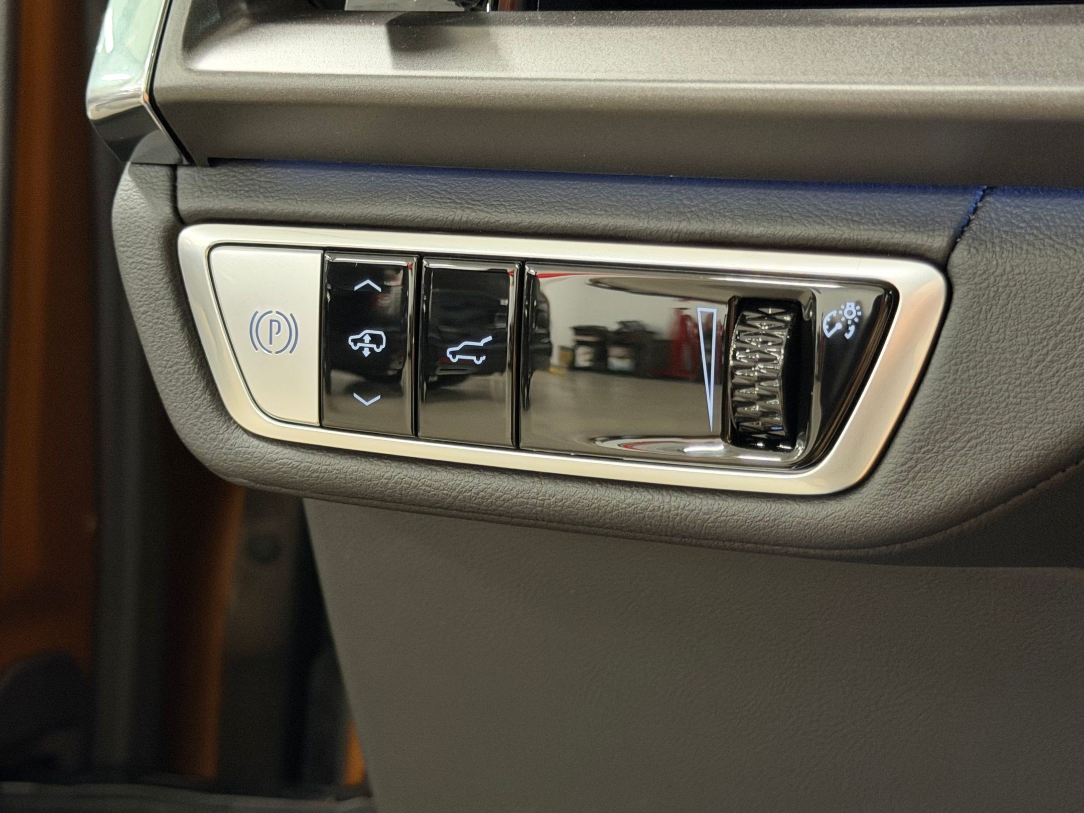 New 2027 Cadillac Vistiq Luxury AWD/4WD image 34