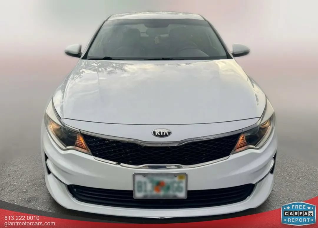 Used 2018 Kia Optima LX w/ 17" Alloy Wheels Package FWD image 2