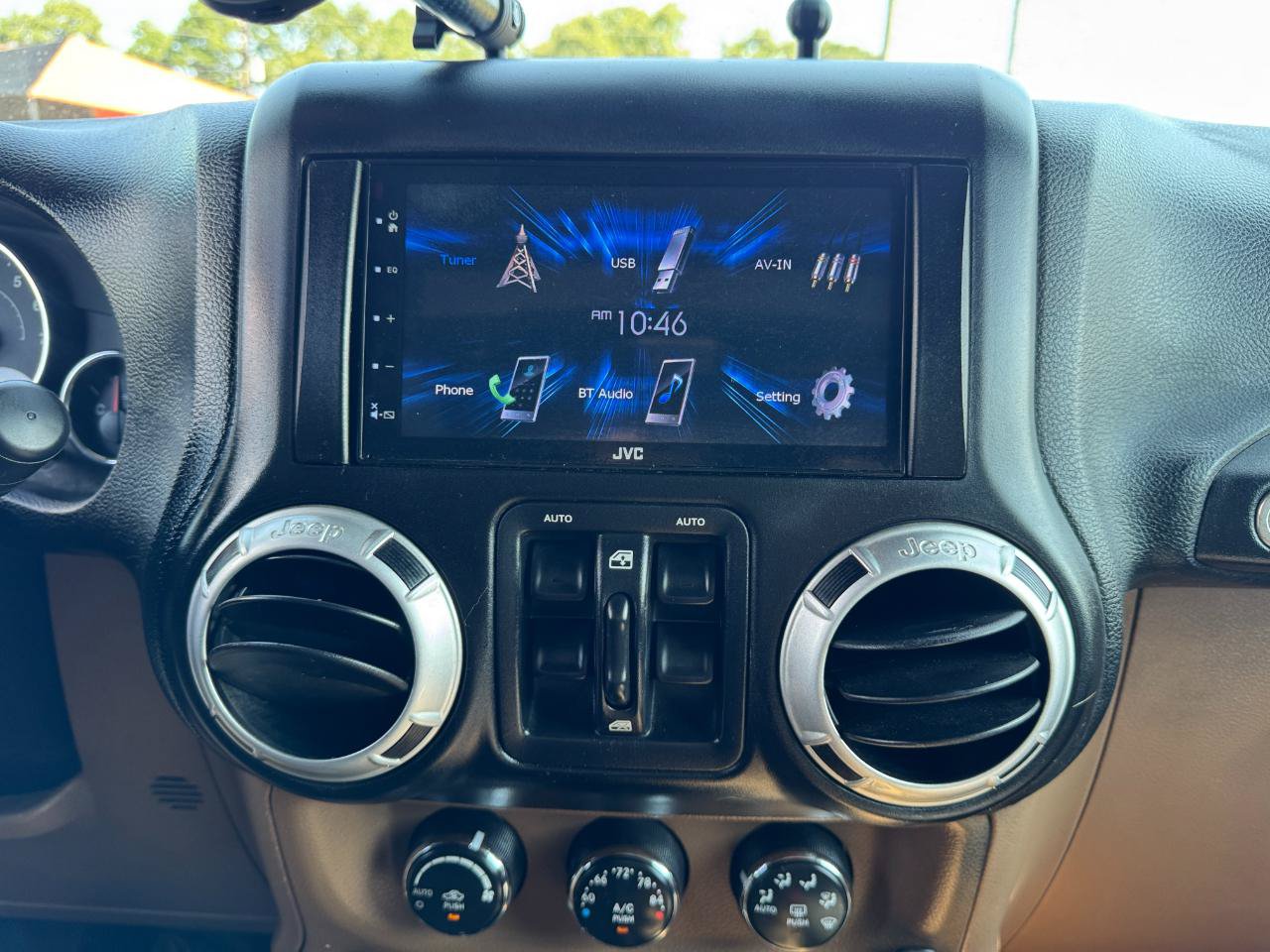 Used 2012 Jeep Wrangler Unlimited Sahara AWD/4WD image 43