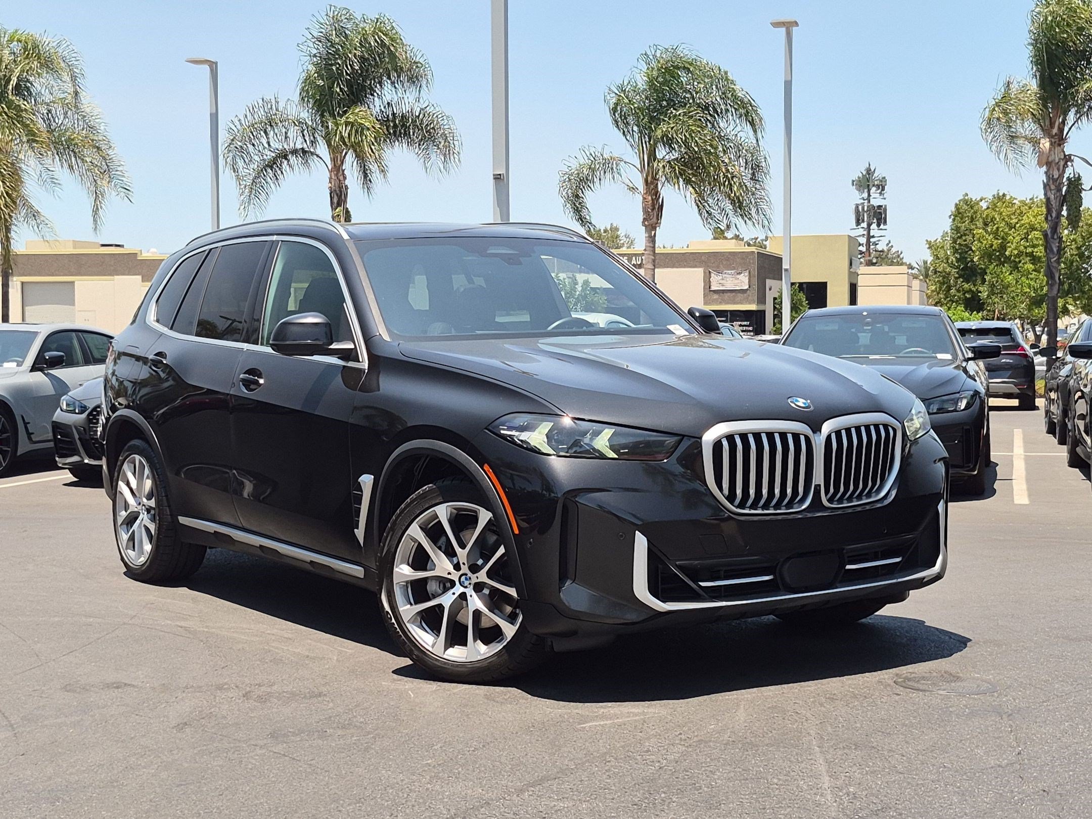 Used 2024 BMW X5 xDrive40i w/ Parking Assistance Package AWD/4WD image 2