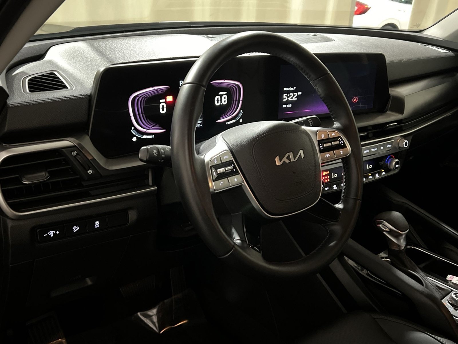 Used 2024 Kia Telluride LX AWD/4WD image 21