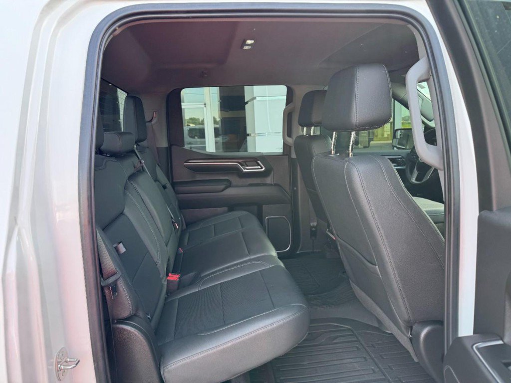 Used 2023 GMC Sierra 1500 SLT w/ SLT Premium Package AWD/4WD image 13