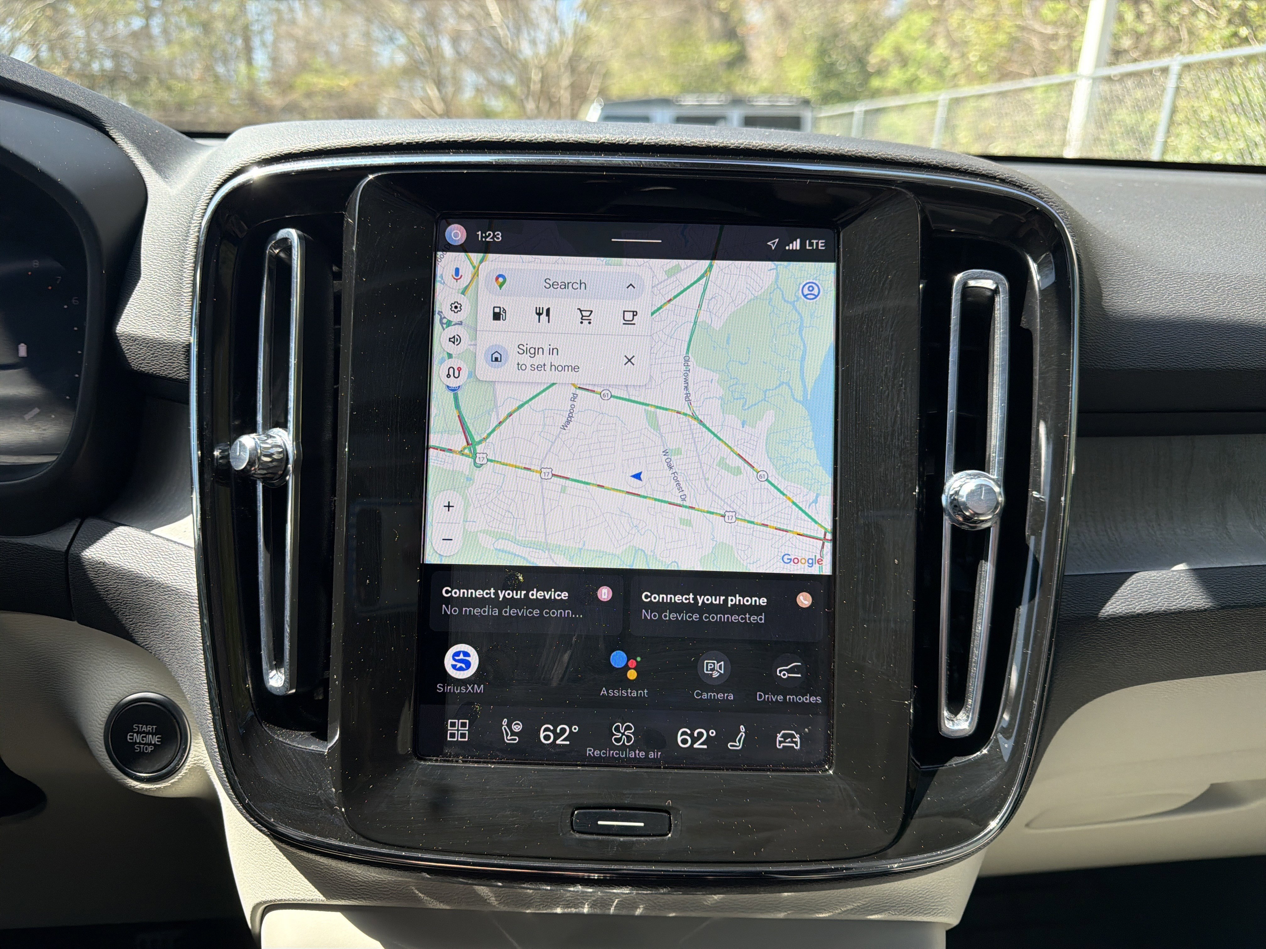 Certified 2025 Volvo XC40 B5 Ultra w/ Protection Package Premier image 24