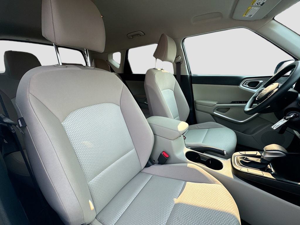 Certified 2022 Kia Soul LX w/ Technology Package FWD image 29