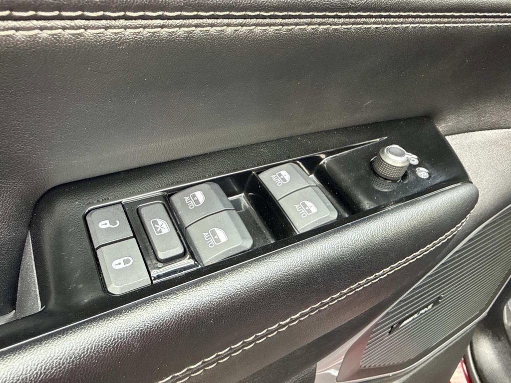 Used 2024 Jeep Wagoneer L Series II image 25