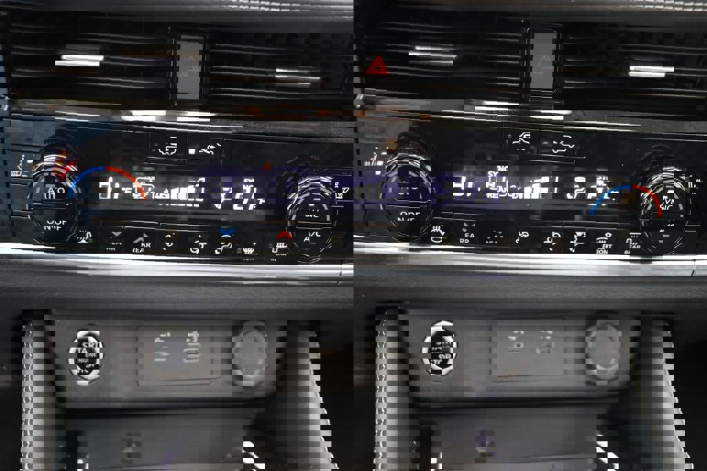 Used 2023 Nissan Rogue Platinum w/ Platinum Premium Package image 22