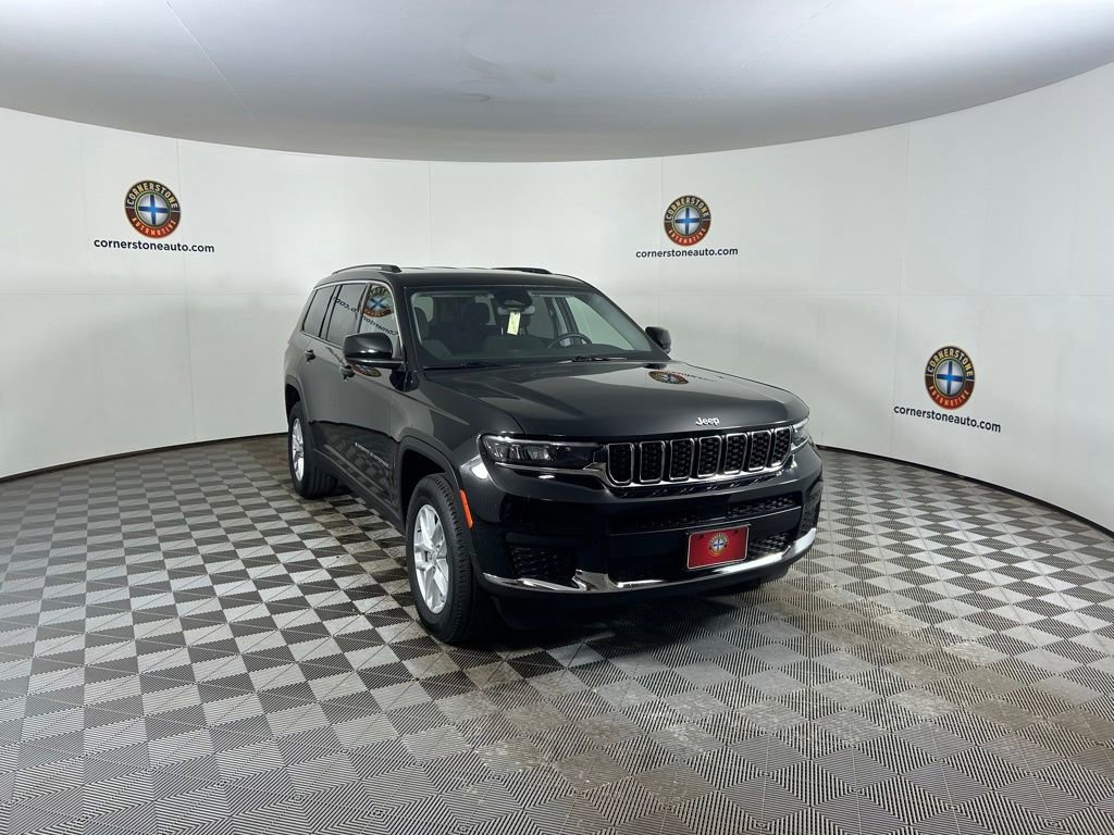 Used 2023 Jeep Grand Cherokee L Laredo AWD/4WD image 17