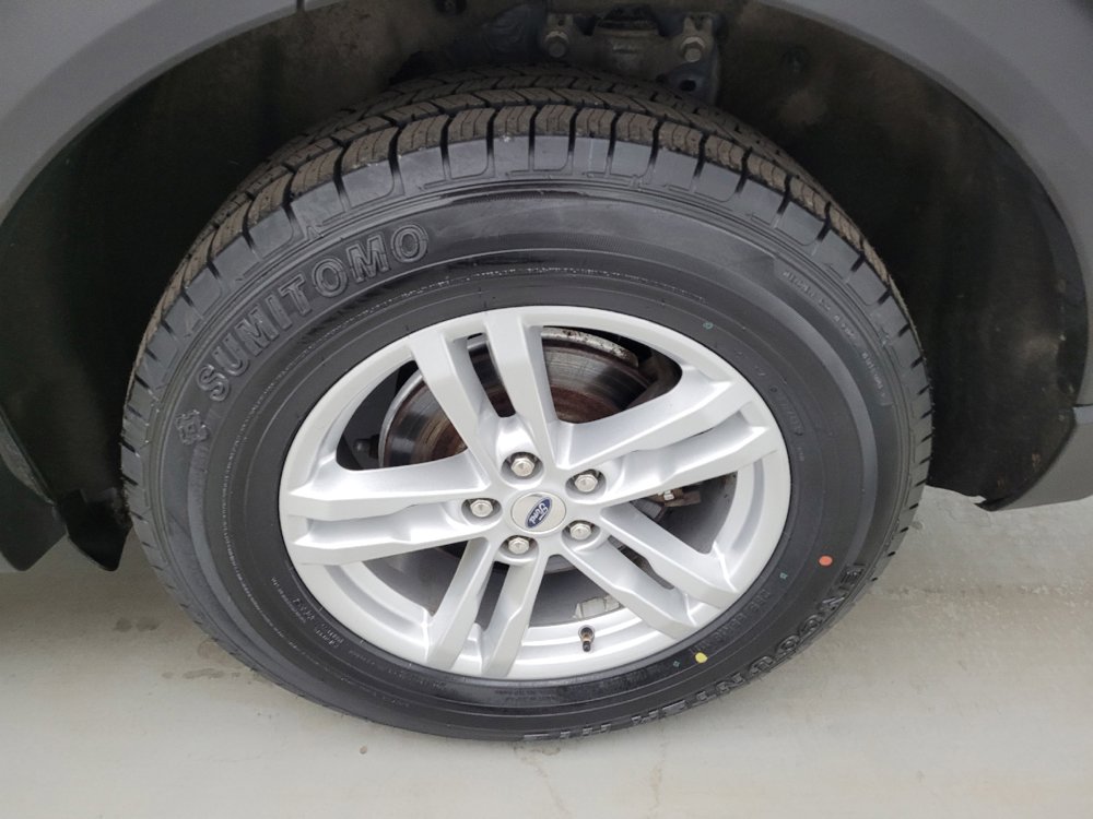 Used 2020 Ford Explorer XLT w/ Equipment Group 202A AWD/4WD image 31