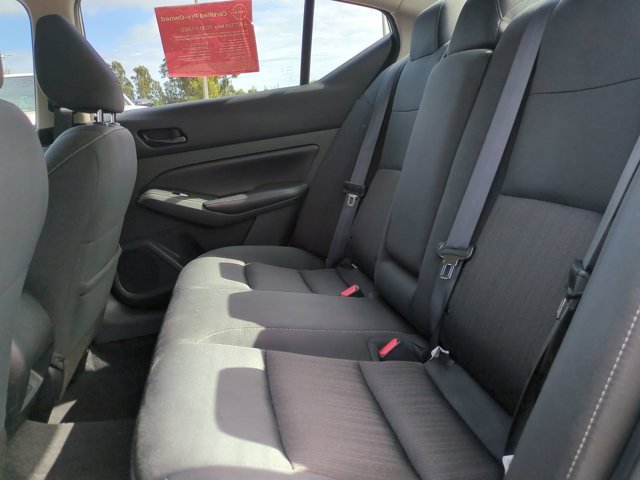 Used 2024 Nissan Altima 2.5 SV image 14