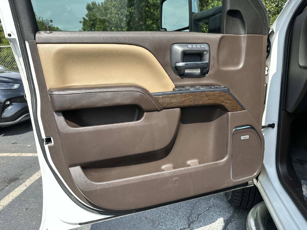 Used 2017 GMC Sierra 2500 Denali w/ Duramax Plus Package AWD/4WD image 19