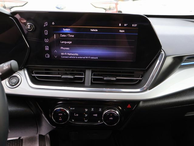 Certified 2025 Chevrolet Trax LT w/ LT Convenience Package image 23