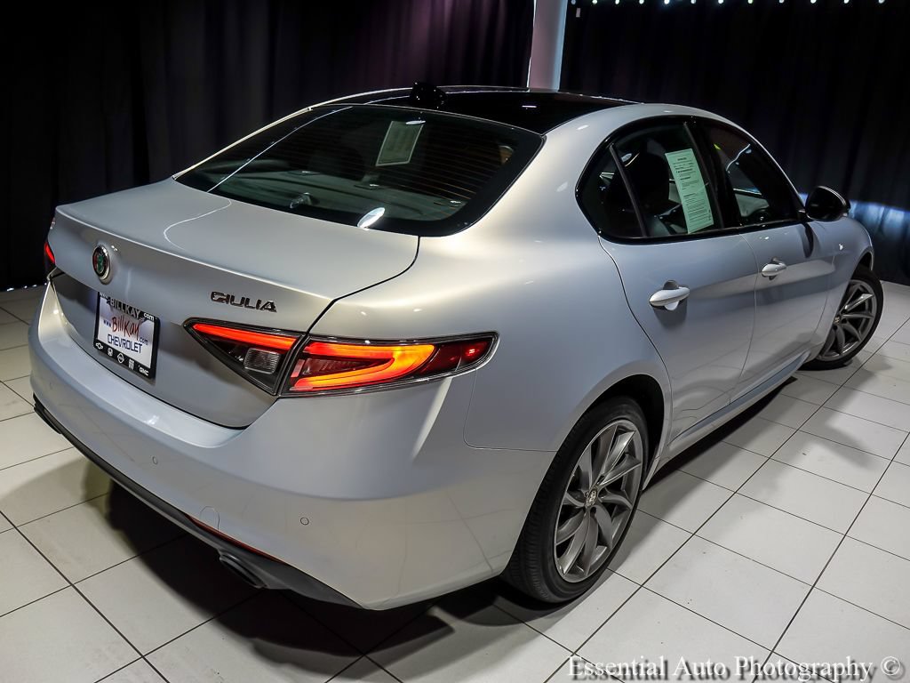 Used 2024 Alfa Romeo Giulia Ti AWD/4WD image 10