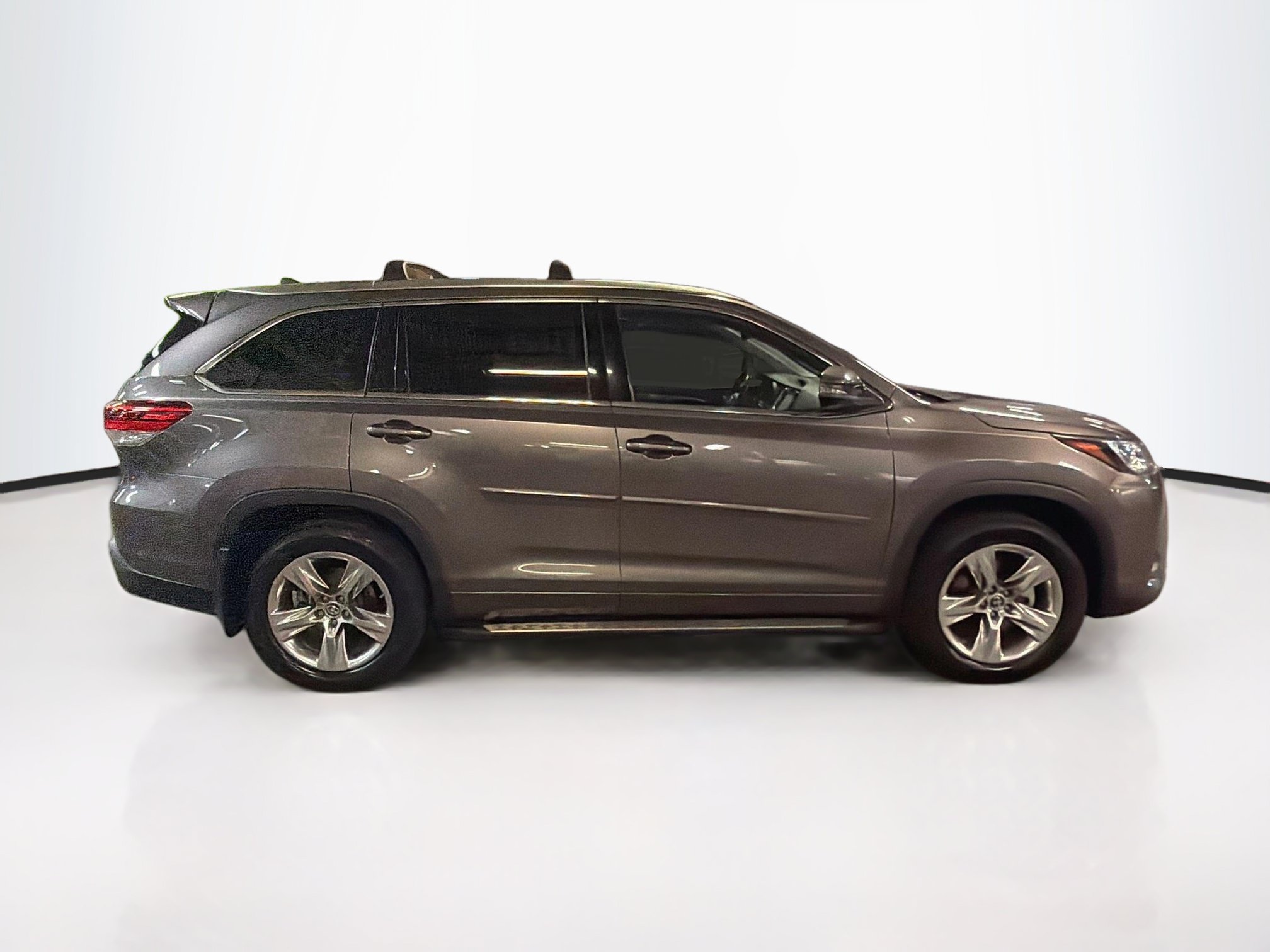 Used 2019 Toyota Highlander Limited AWD/4WD image 10