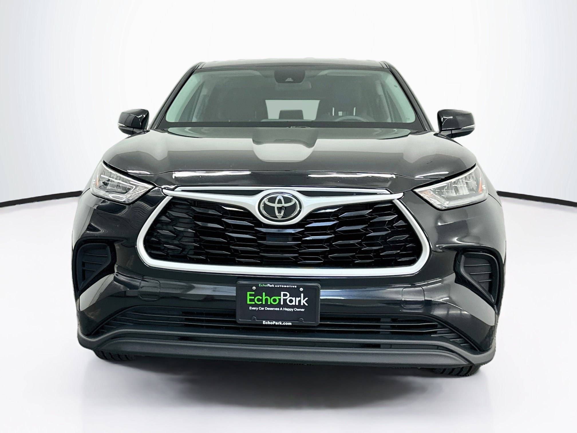 Used 2020 Toyota Highlander L AWD/4WD image 2