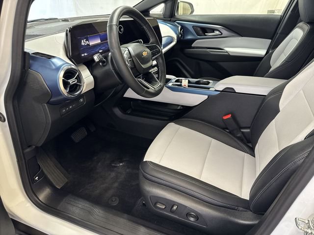 Used 2025 Chevrolet Equinox EV LT FWD image 11