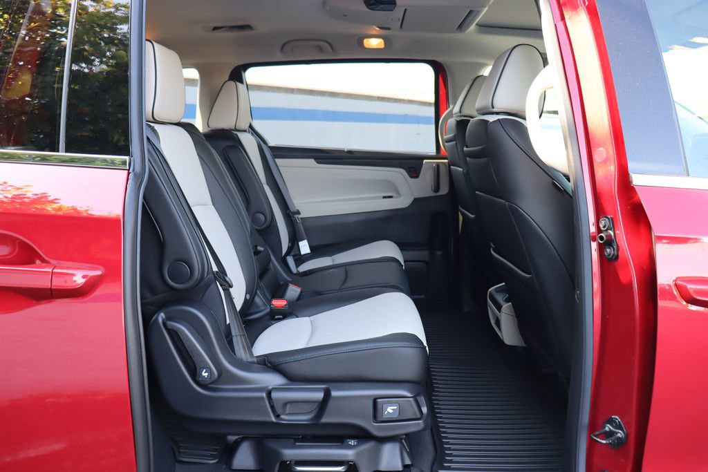 Used 2026 Honda Odyssey Elite image 14