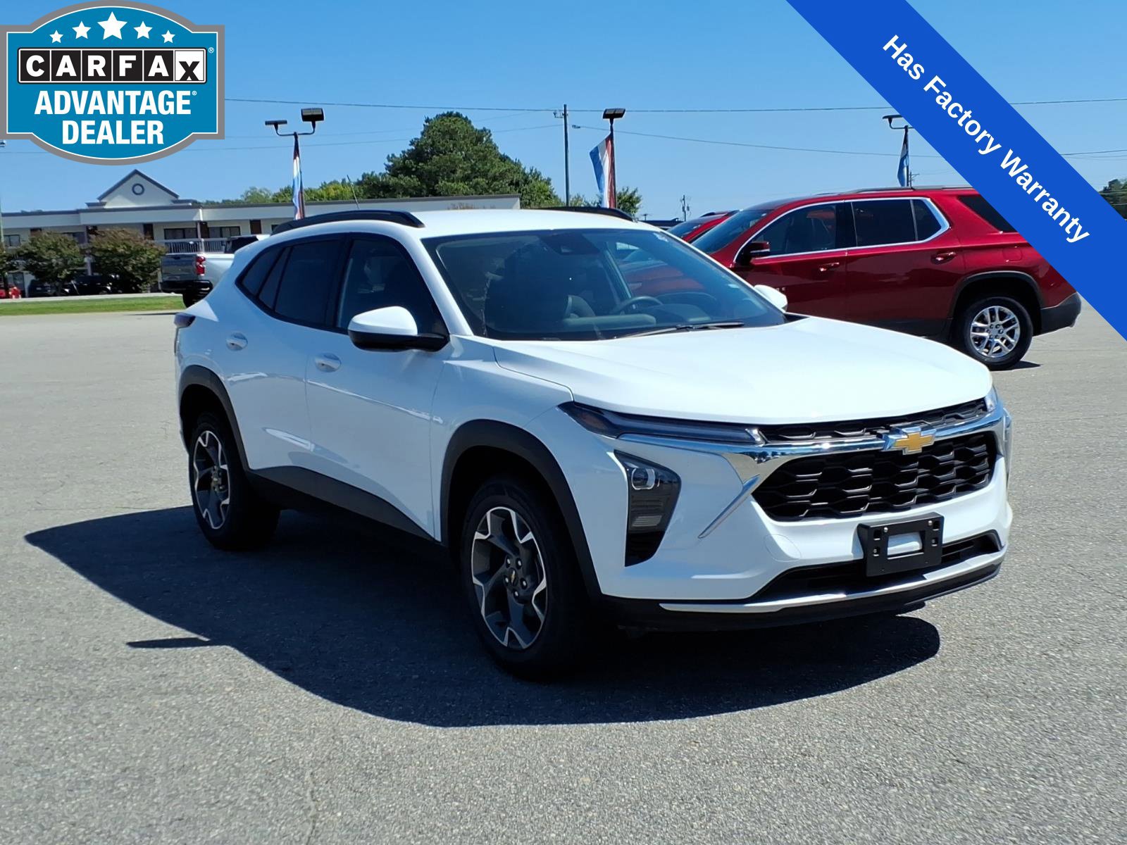 Used 2025 Chevrolet Trax LT FWD image 7