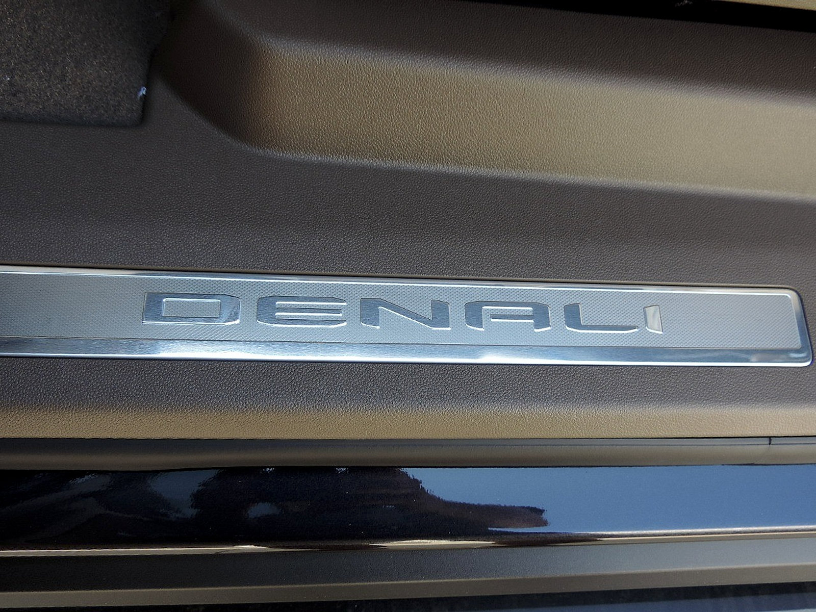 New 2026 GMC Yukon XL Denali w/ Sun & Power Step Package AWD/4WD image 21