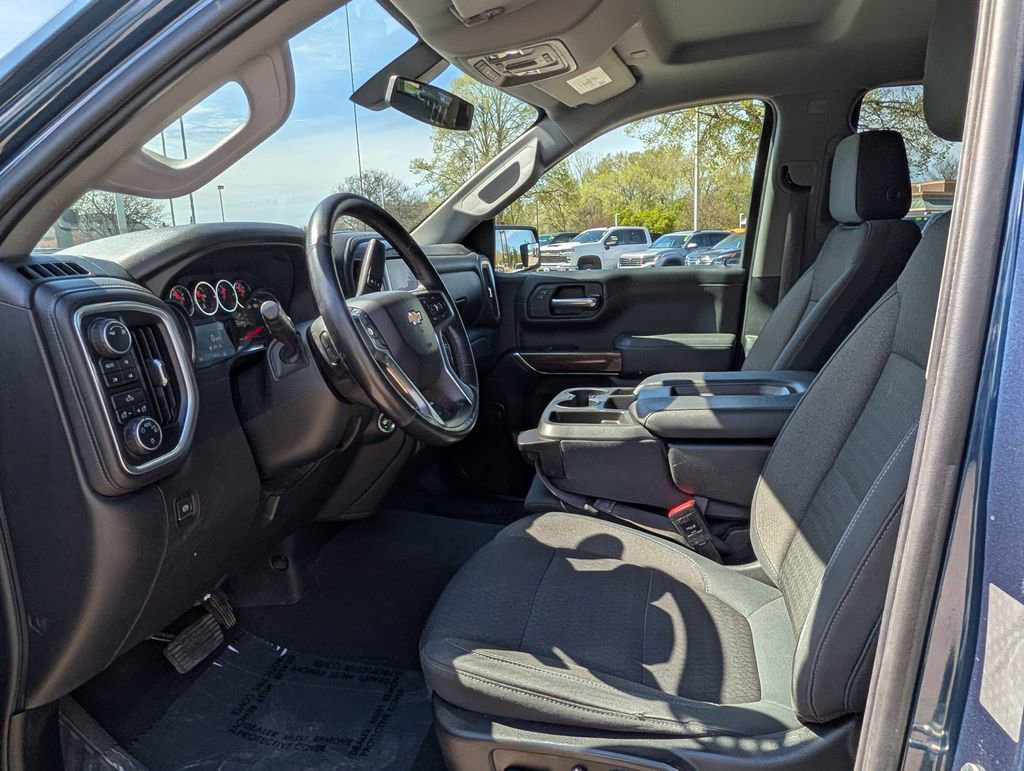 Used 2019 Chevrolet Silverado 1500 LT w/ All-Star Edition AWD/4WD image 29