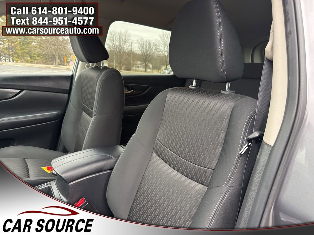Used 2018 Nissan Rogue SV w/ Premium Package image 17