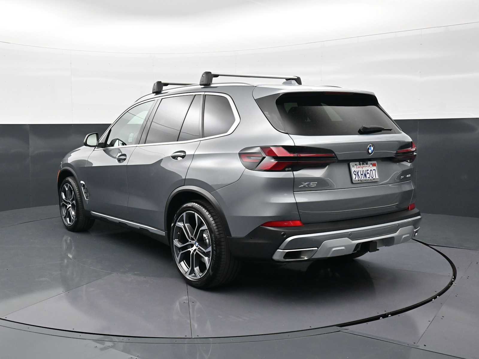 Certified 2024 BMW X5 sDrive40i w/ Parking Assistance Package RWD image 7