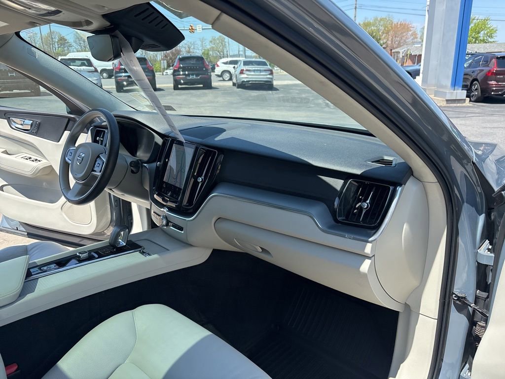 Certified 2023 Volvo XC60 B5 Core w/ Climate Package AWD/4WD image 40