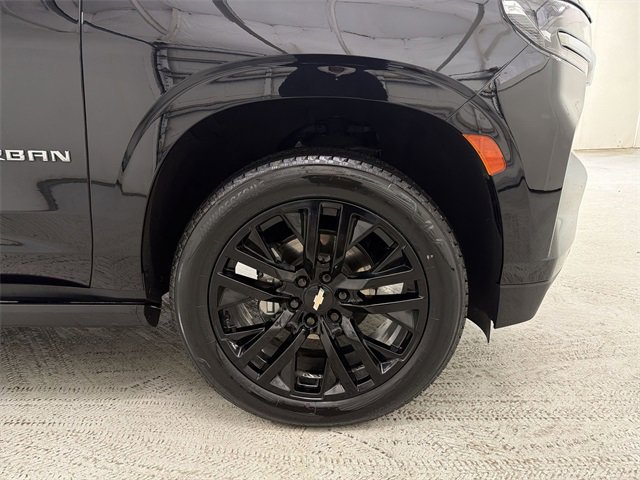 Used 2023 Chevrolet Suburban High Country image 14