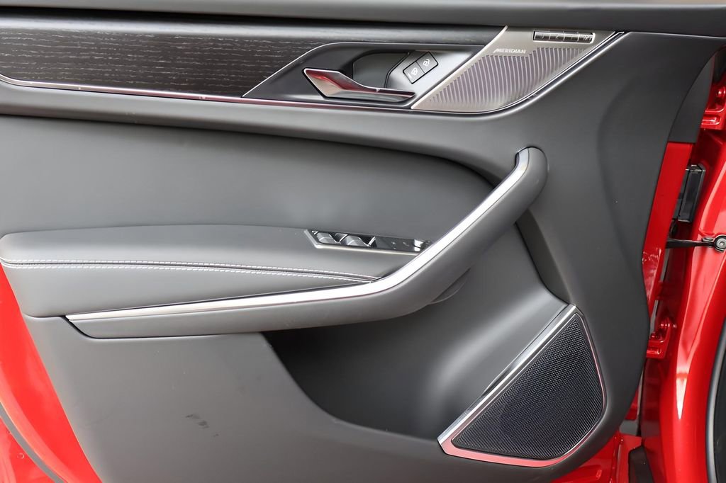 Used 2026 Jaguar F-PACE R-Dynamic S image 10