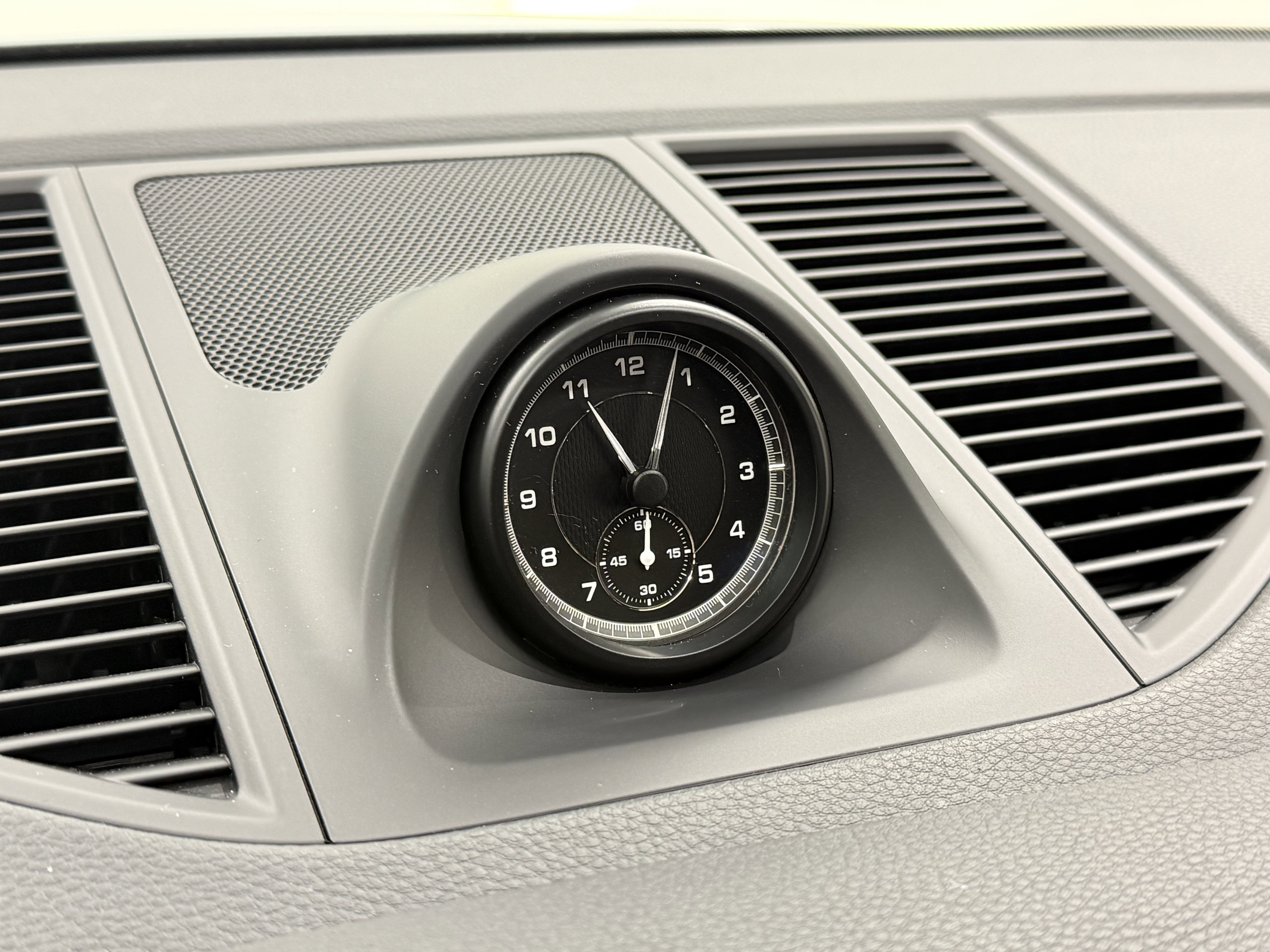 Certified 2022 Porsche Macan image 50