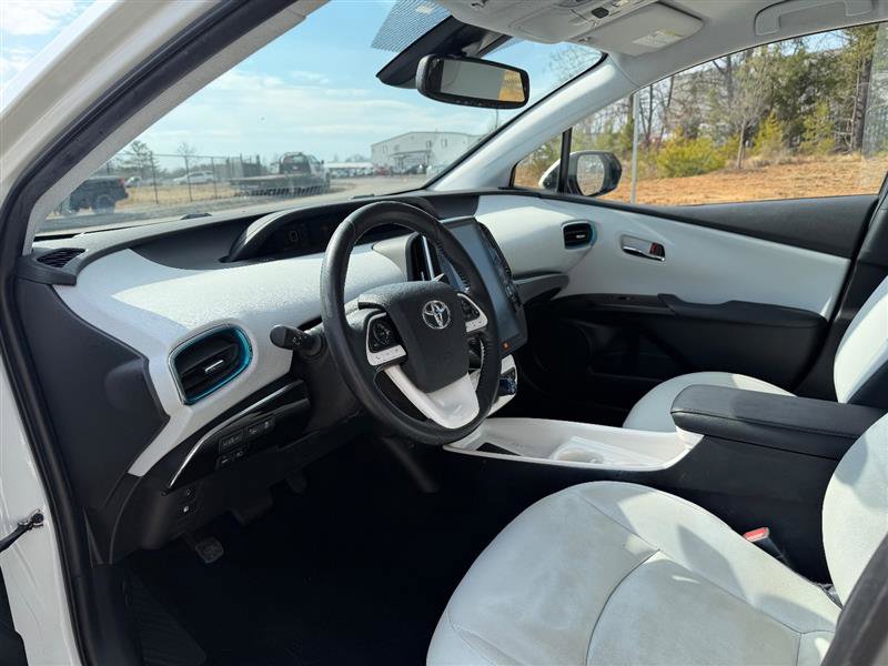 Used 2017 Toyota Prius Prime Advanced image 12