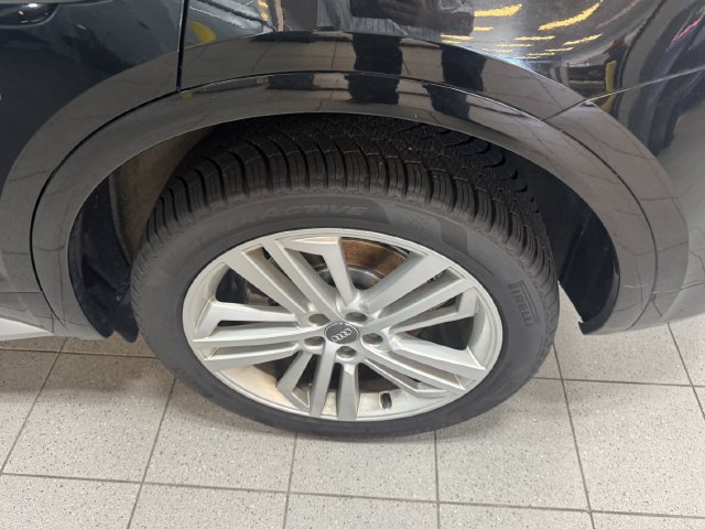 Used 2019 Audi Q5 2.0T Premium Plus w/ Premium Plus Package AWD/4WD image 11