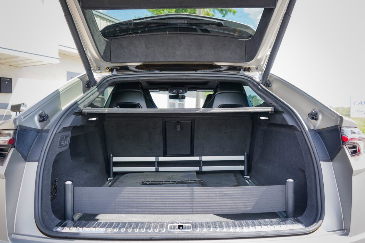 Used 2019 Lamborghini Urus image 7