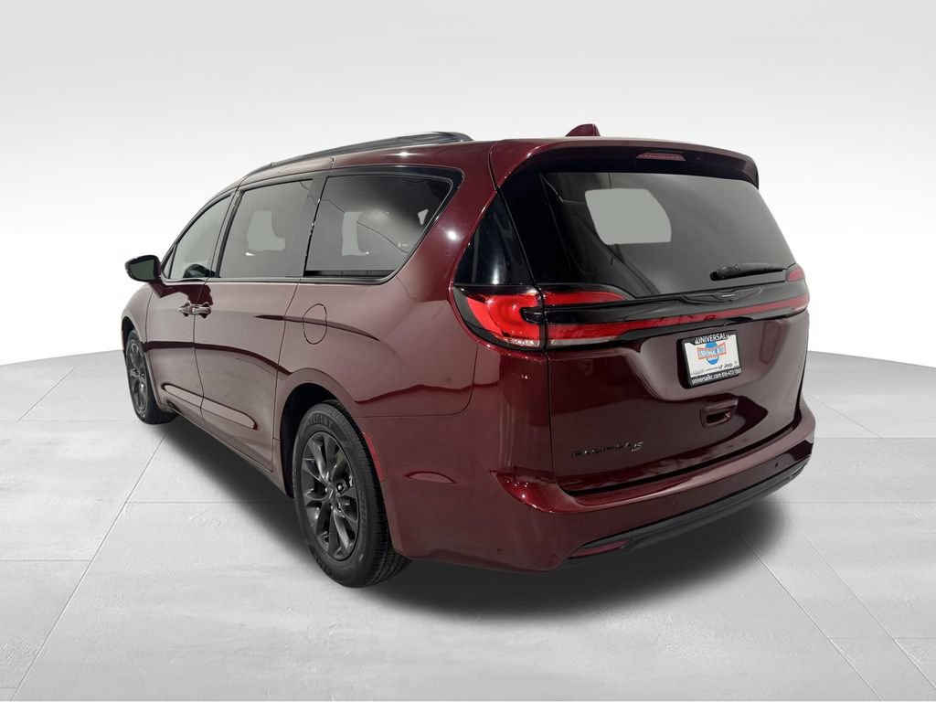 Used 2021 Chrysler Pacifica Touring w/ S Appearance Package FWD image 37