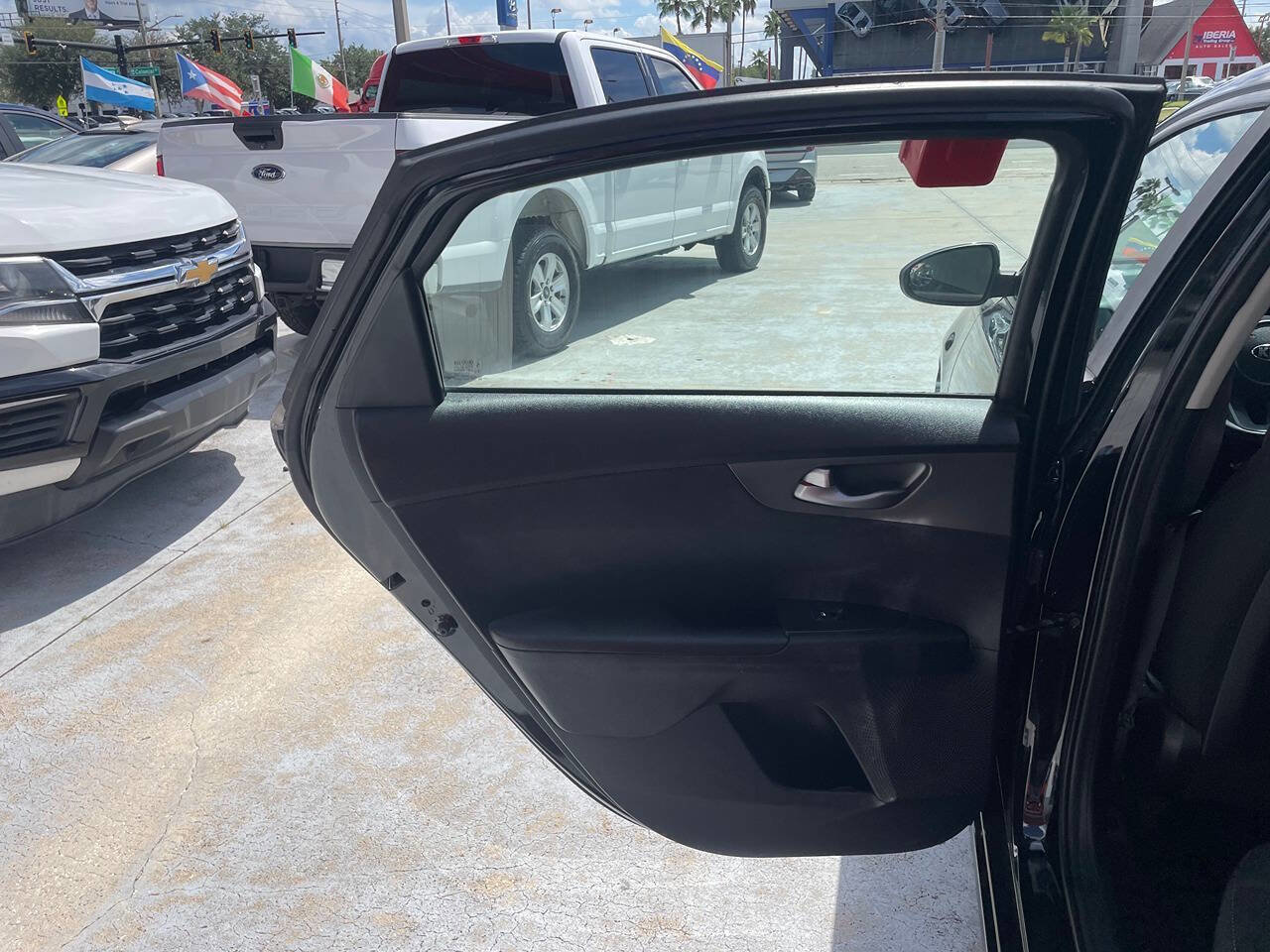 Used 2020 Kia Forte Sedan FWD image 2