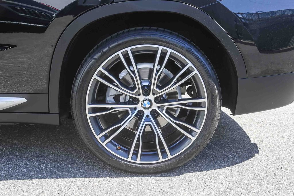 Certified 2025 BMW X4 xDrive30i w/ Convenience Package AWD/4WD image 8