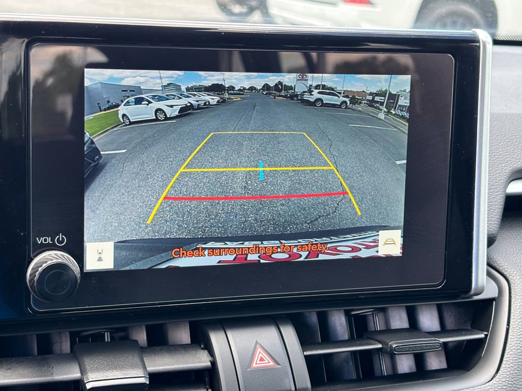 Certified 2025 Toyota RAV4 LE FWD image 31