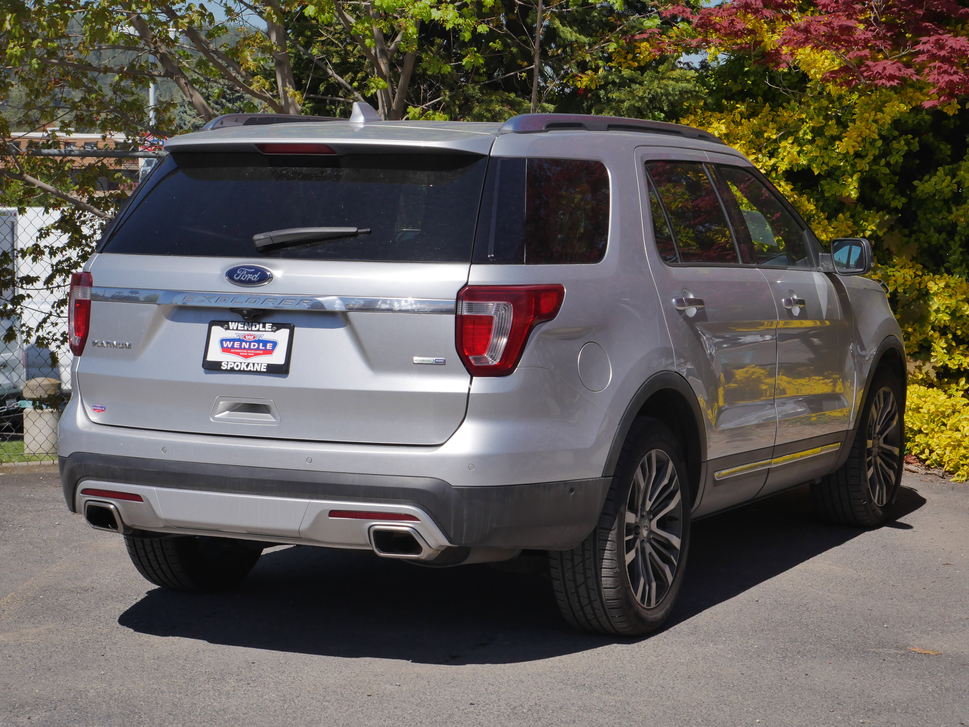 Used 2017 Ford Explorer Platinum AWD/4WD image 26