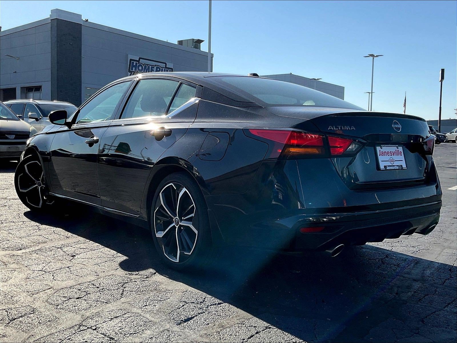 Certified 2025 Nissan Altima 2.5 SR w/ SR Premium Package FWD image 3
