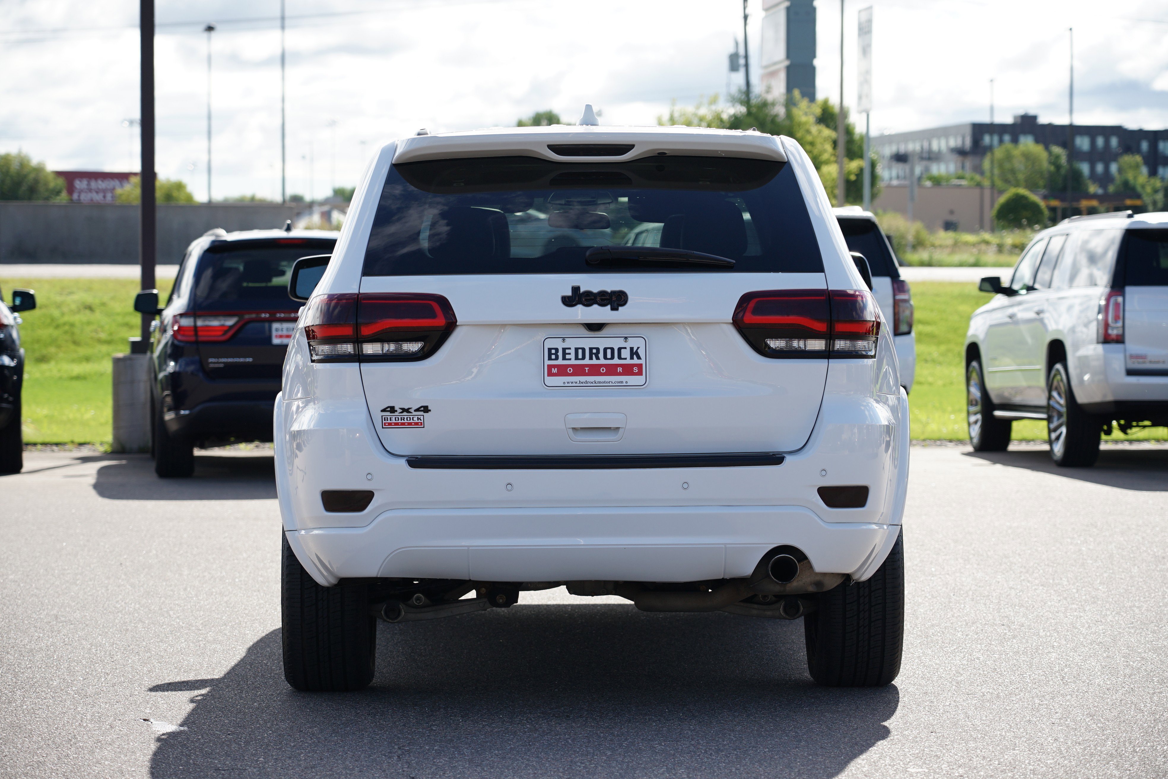 Used 2021 Jeep Grand Cherokee Laredo X image 4