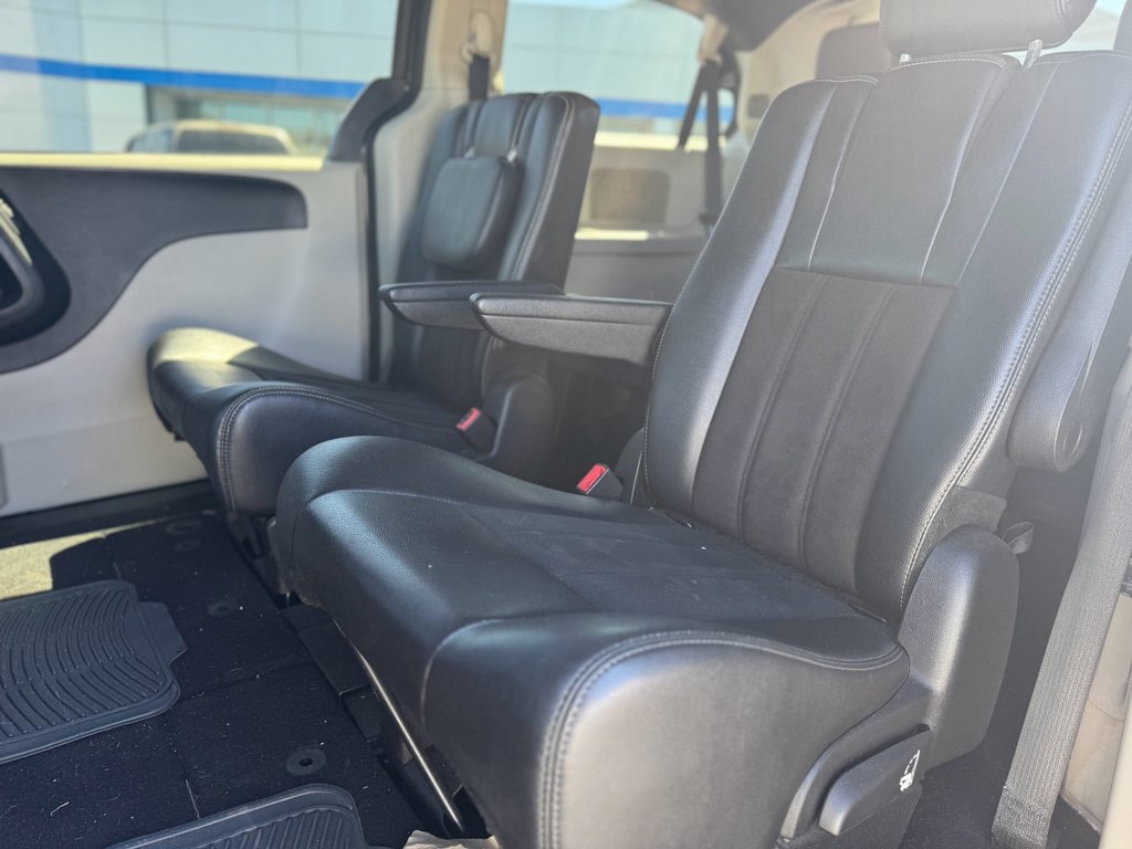 Used 2019 Dodge Grand Caravan SXT image 8